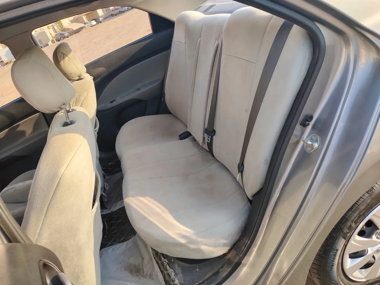 Car image 16