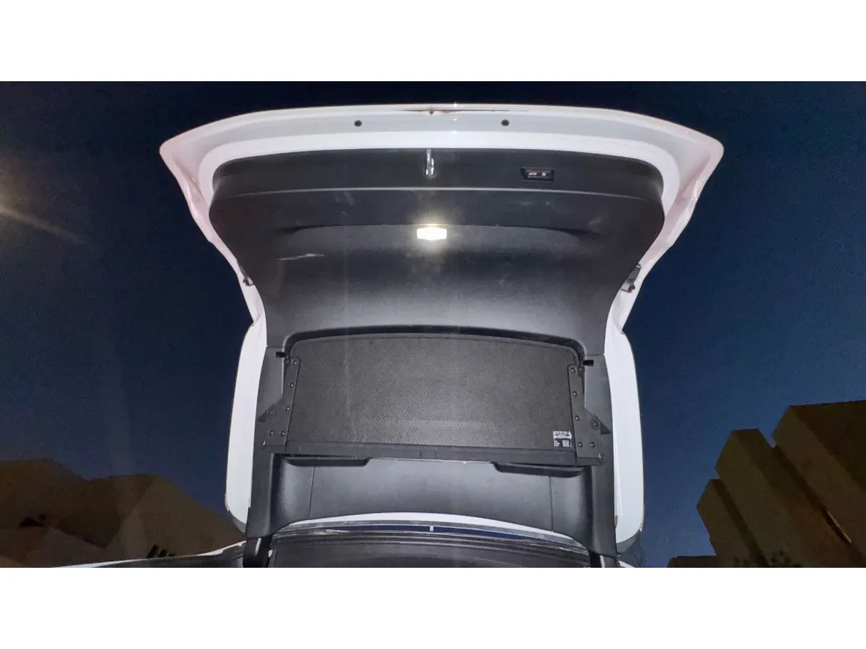 Car image 25