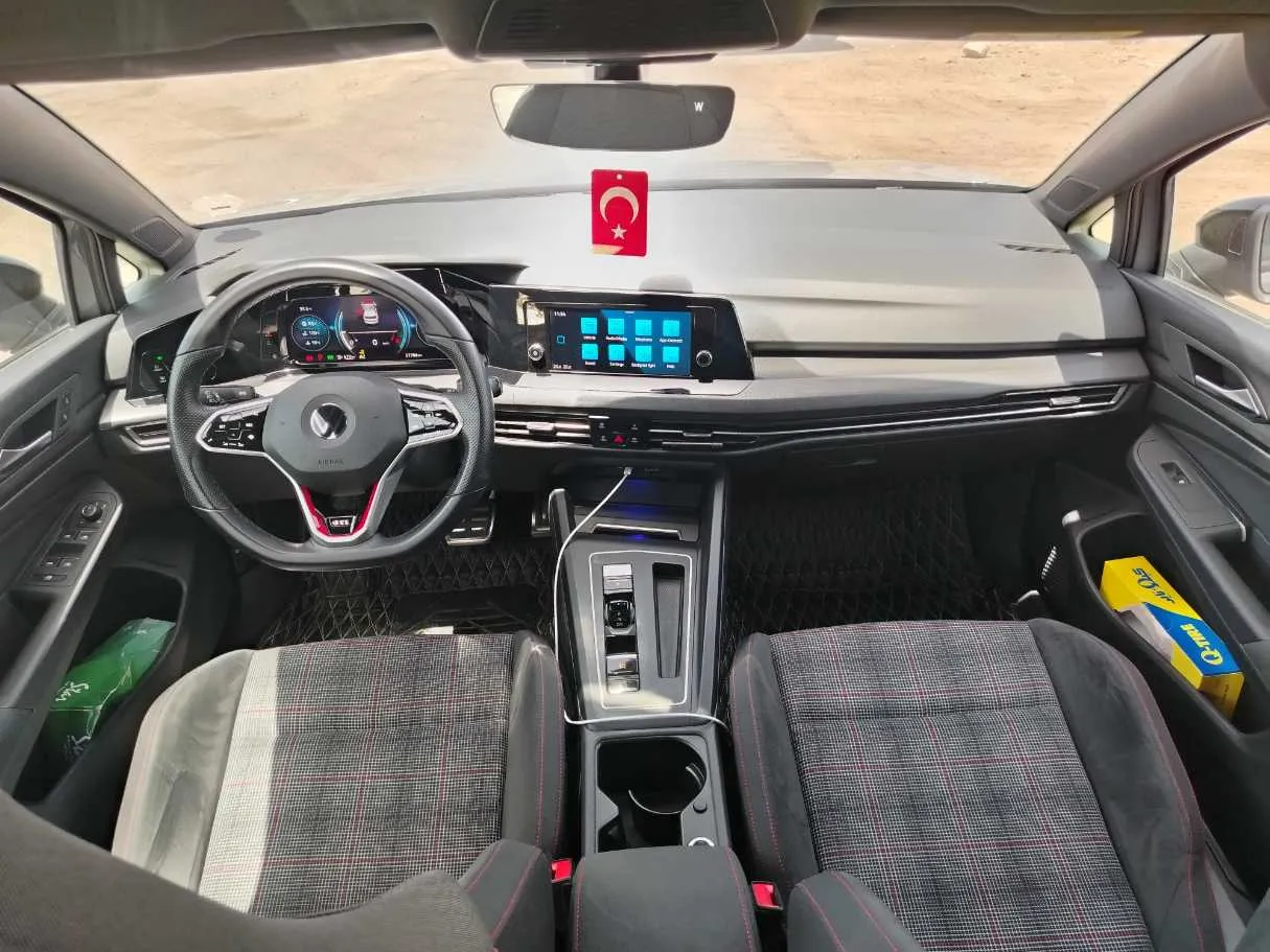 Car image 21