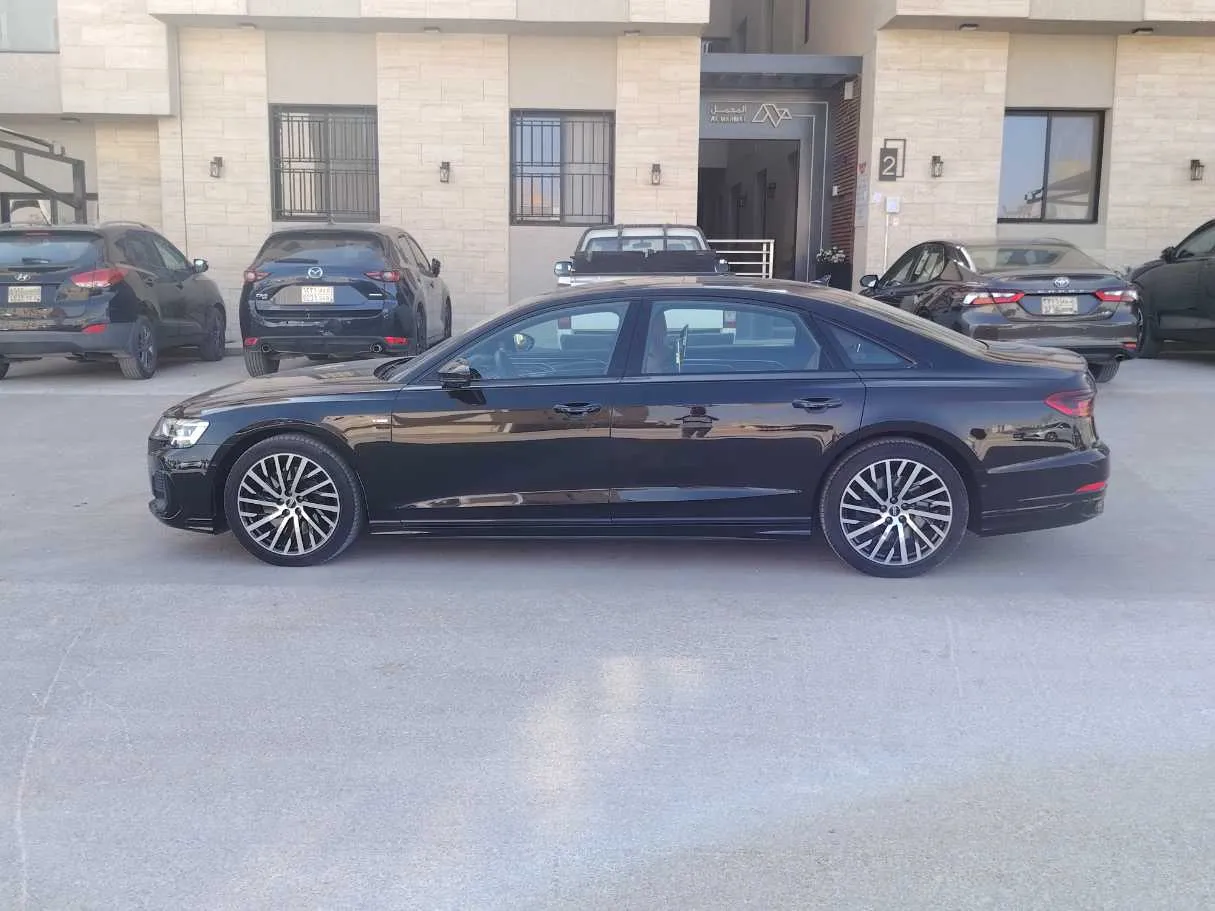 Car image 8
