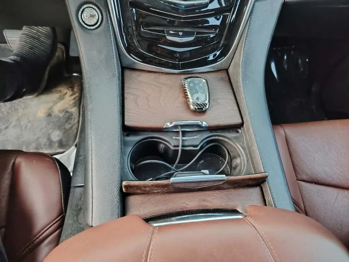 Car image 23