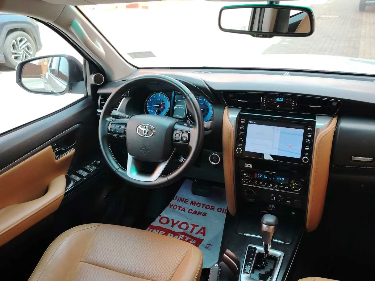 Car image 22