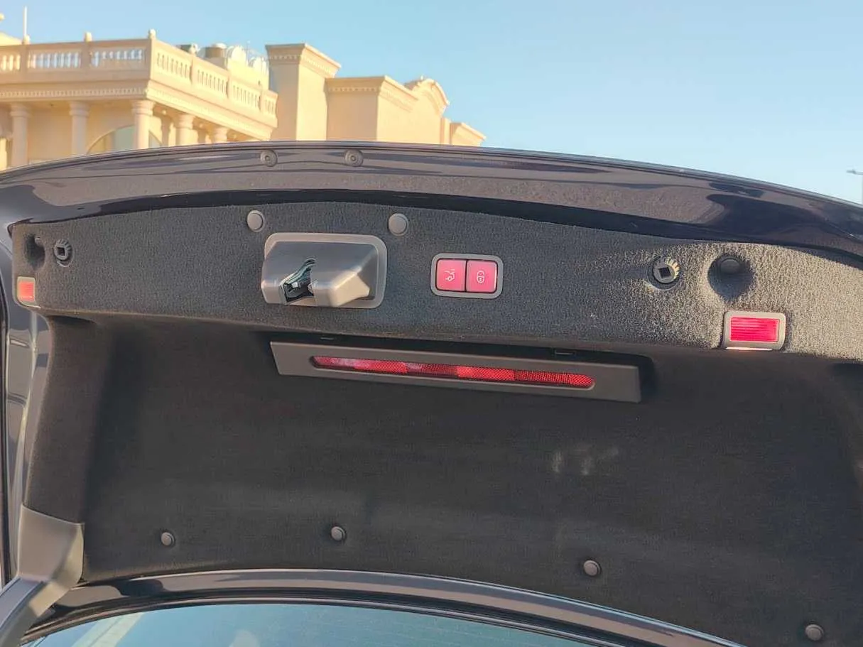 Car image 27