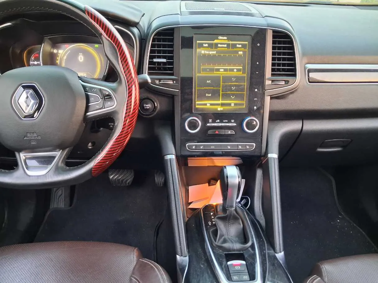 Car image 17