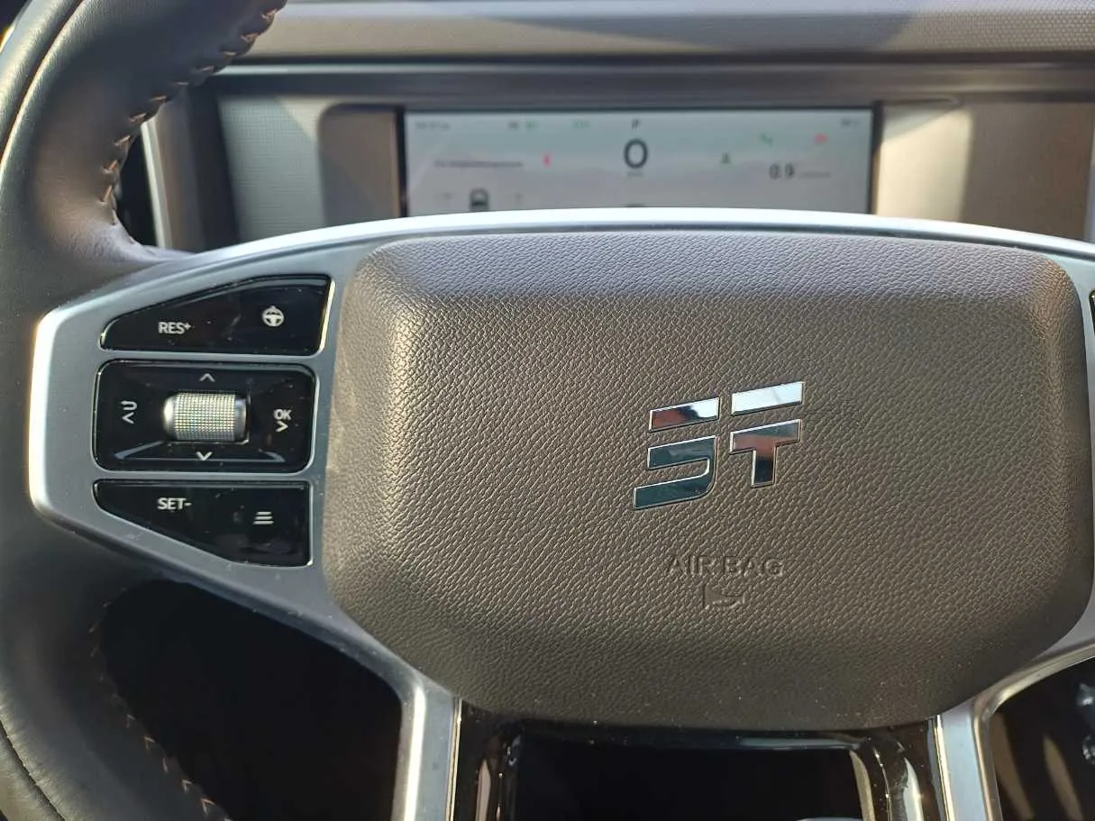 Car image 23