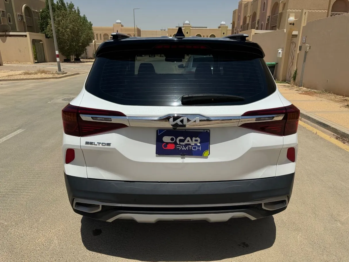 Car image 6