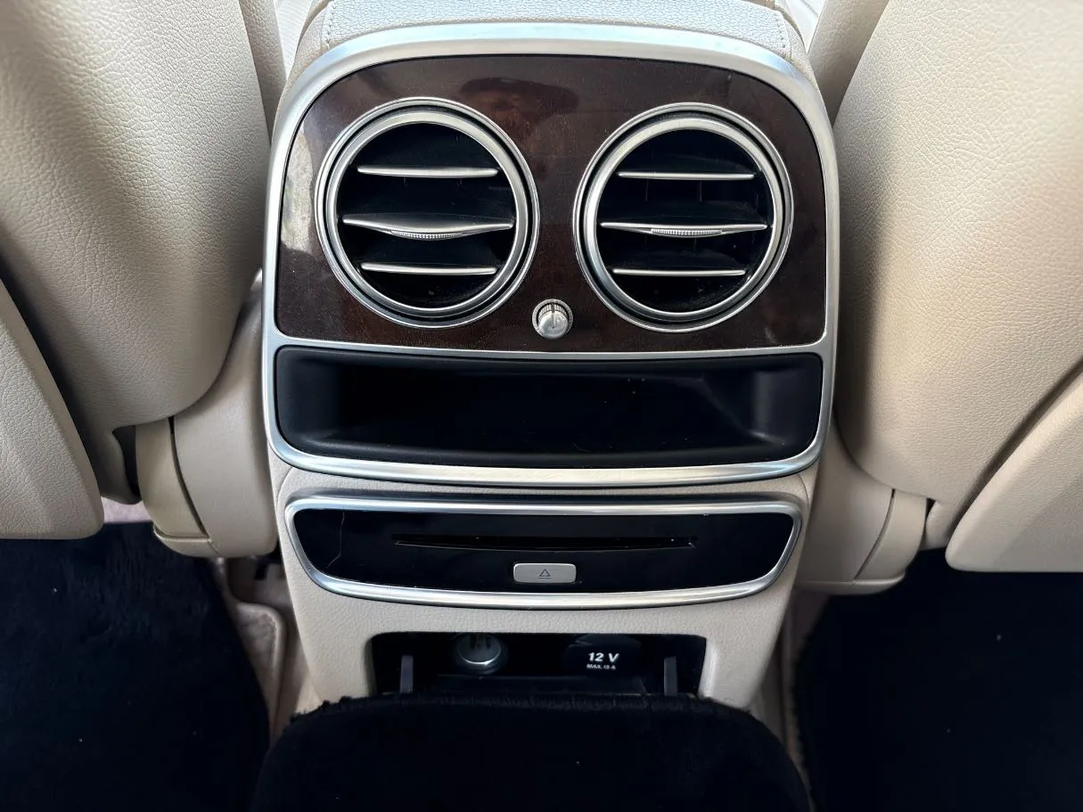 Car image 27