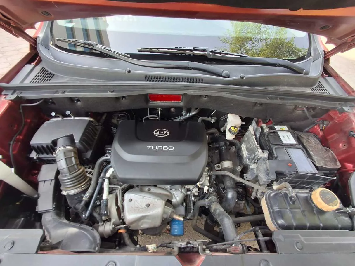 Car image 19