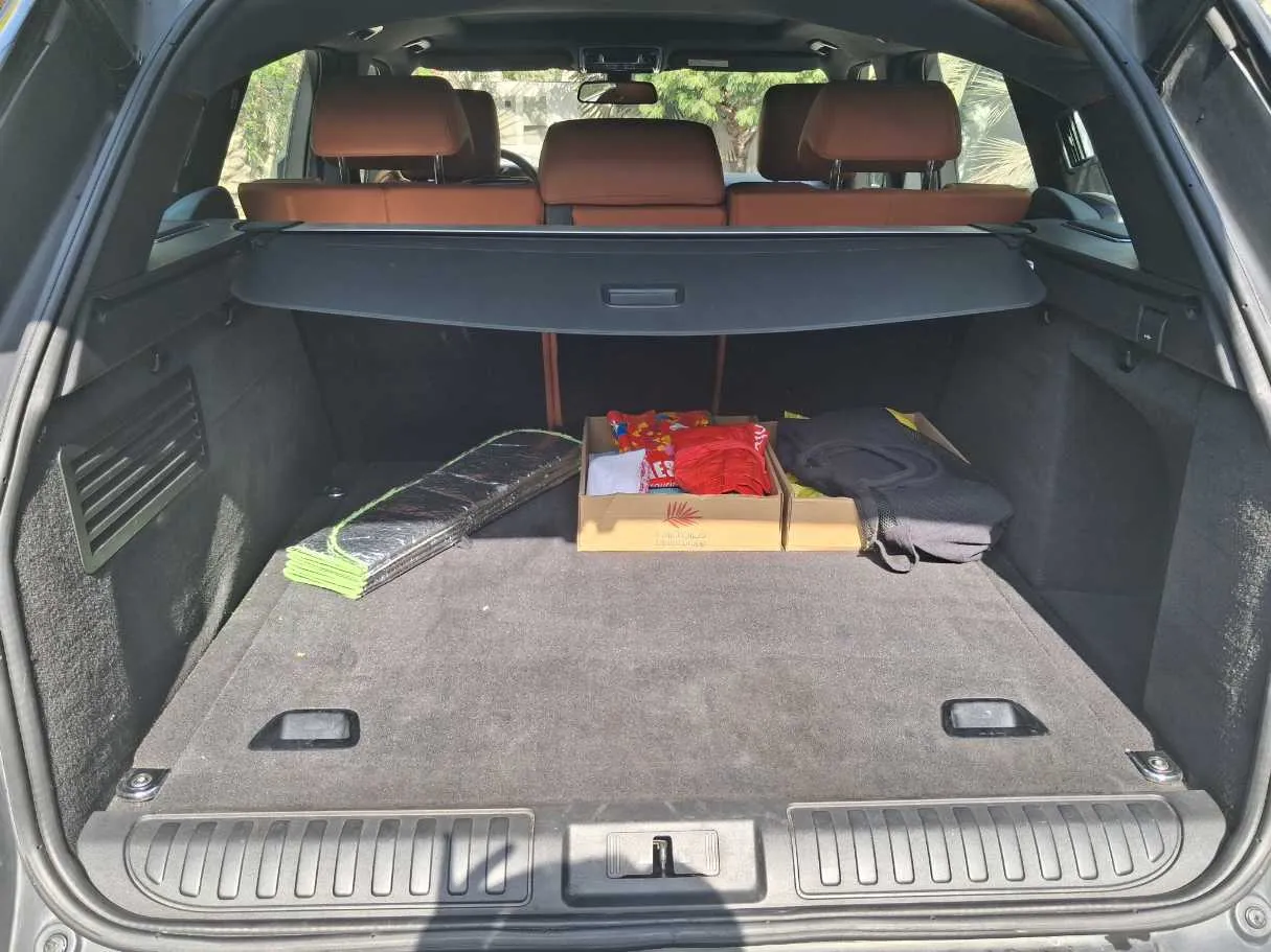 Car image 21