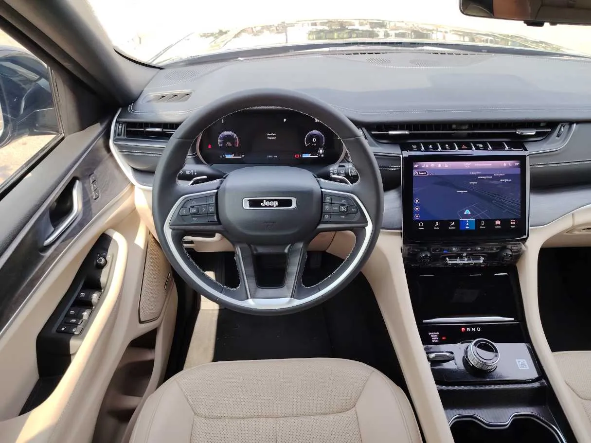 Car image 27