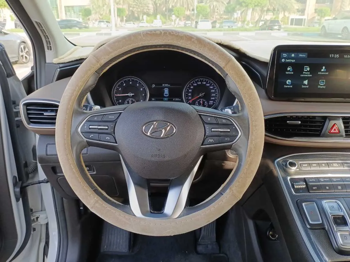Car image 18