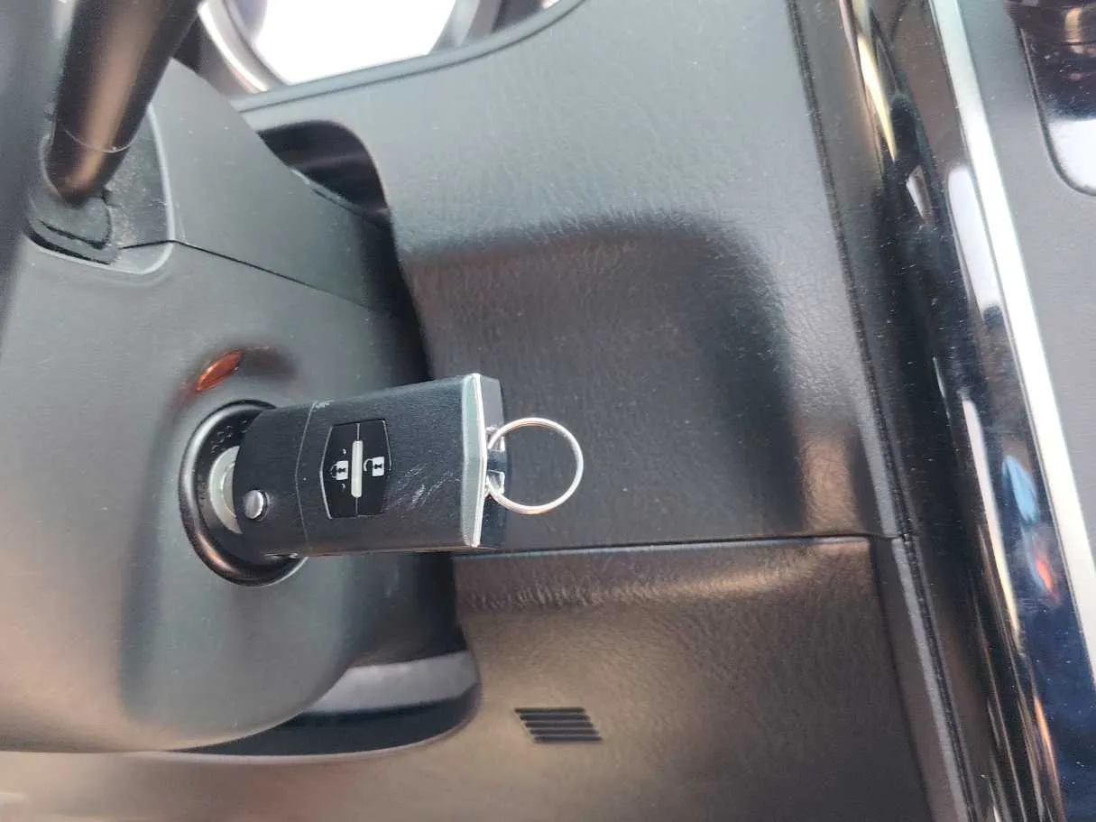 Car image 26