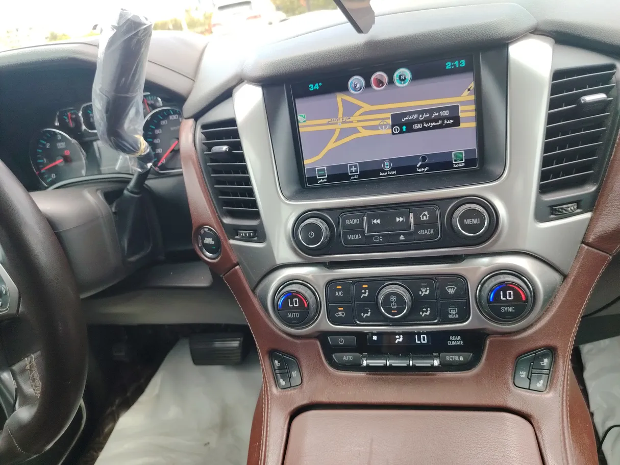 Car image 19