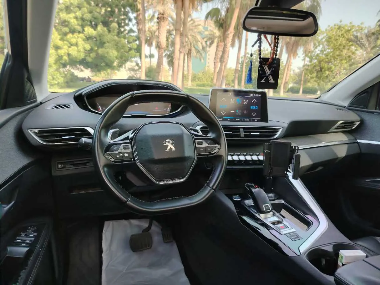 Car image 27