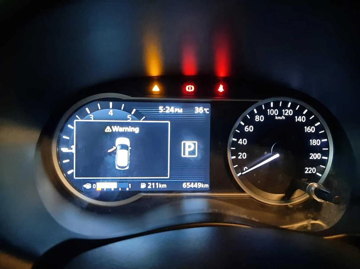Car image 14