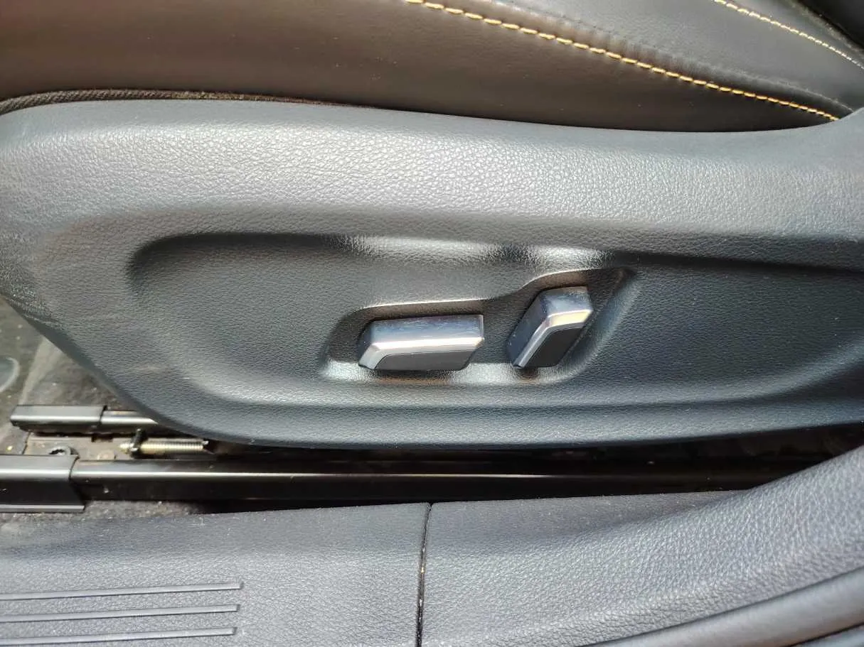 Car image 44