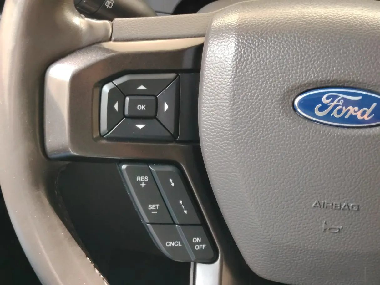 Car image 32