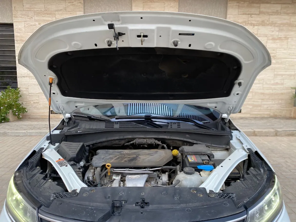 Car image 30