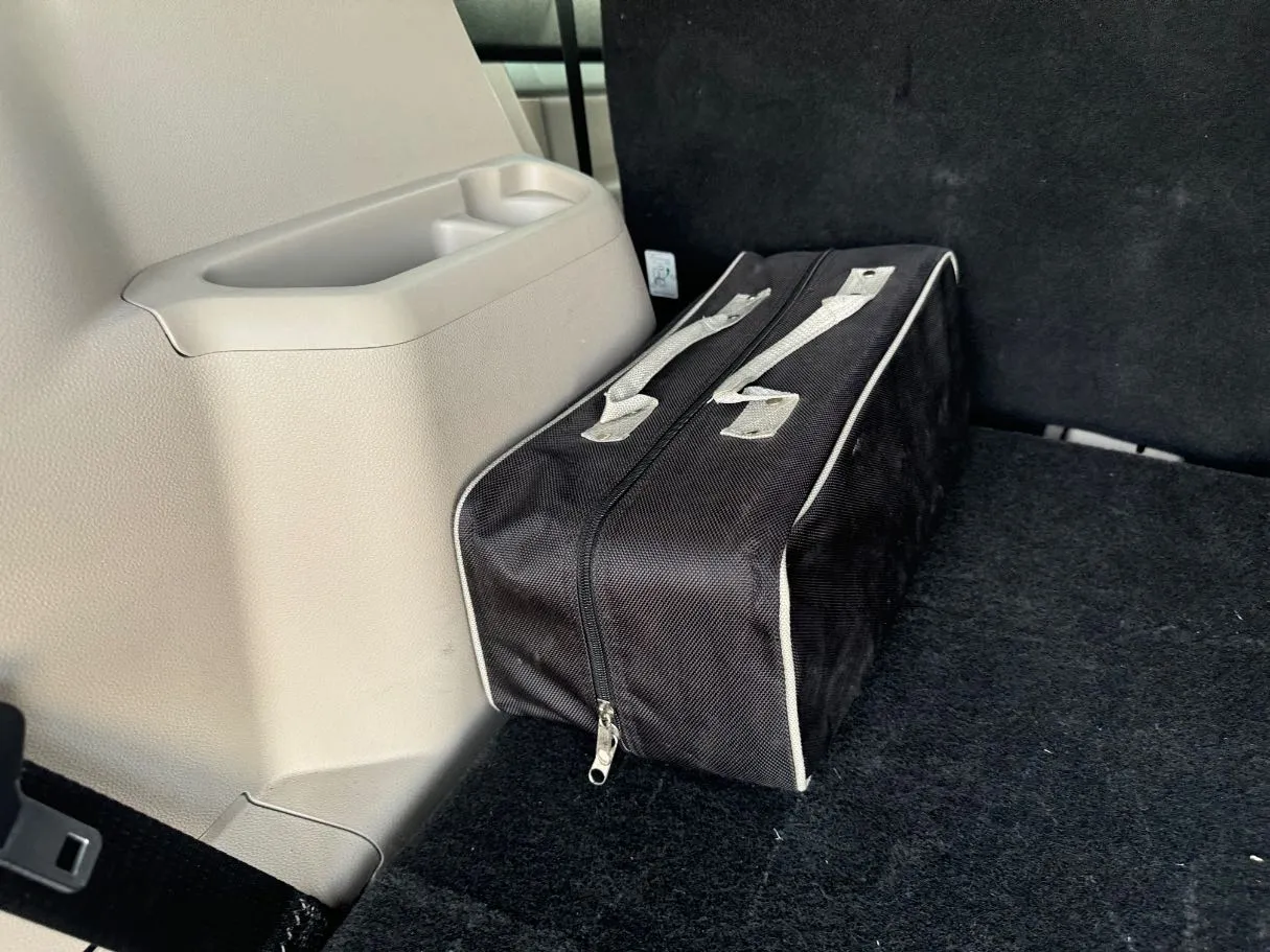 Car image 26