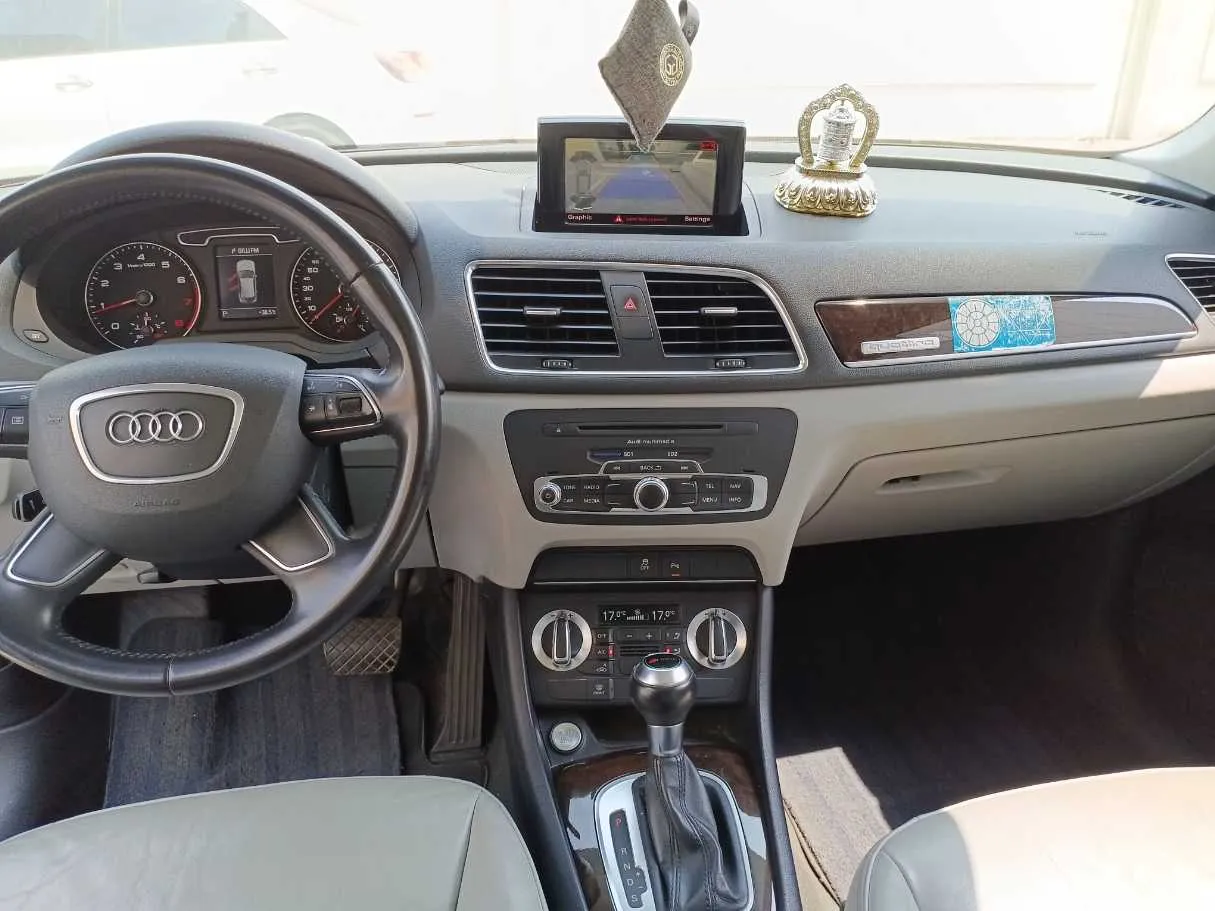 Car image 17