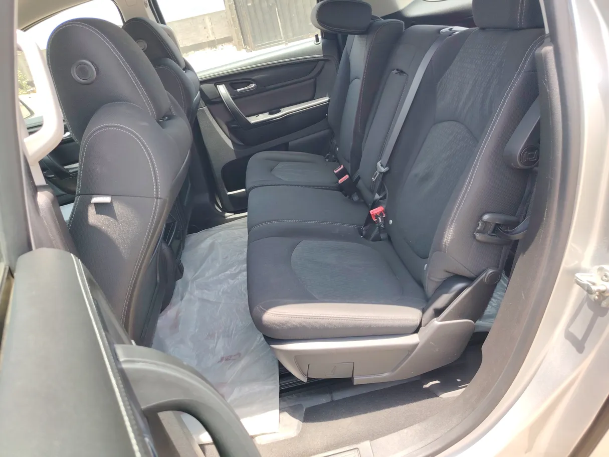 Car image 16
