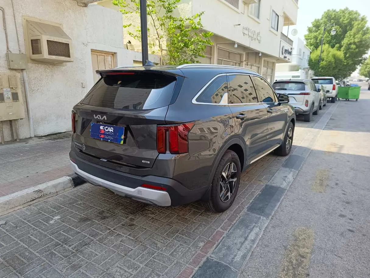 Car image 5