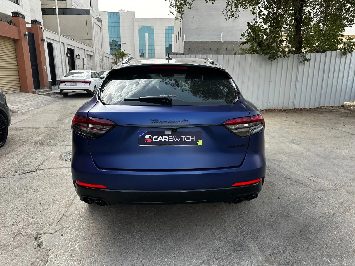 Car image 6