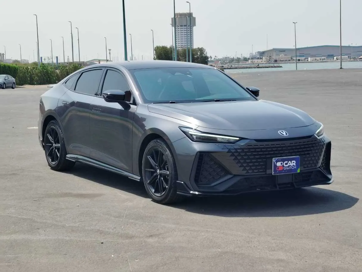 Car image 3
