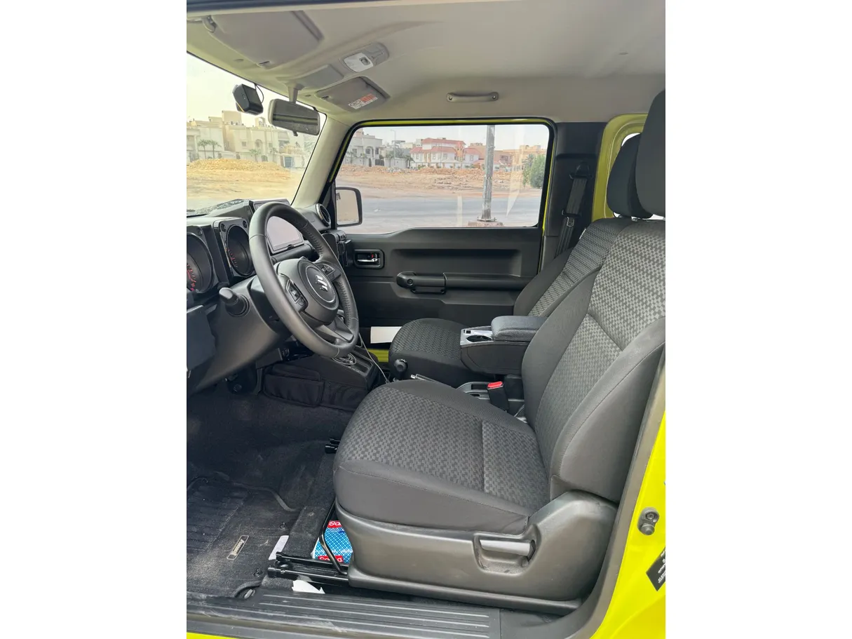 Car image 11