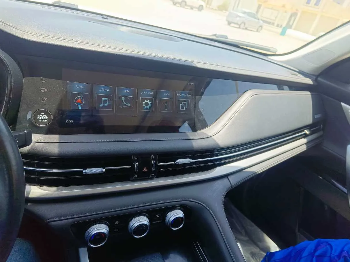 Car image 24