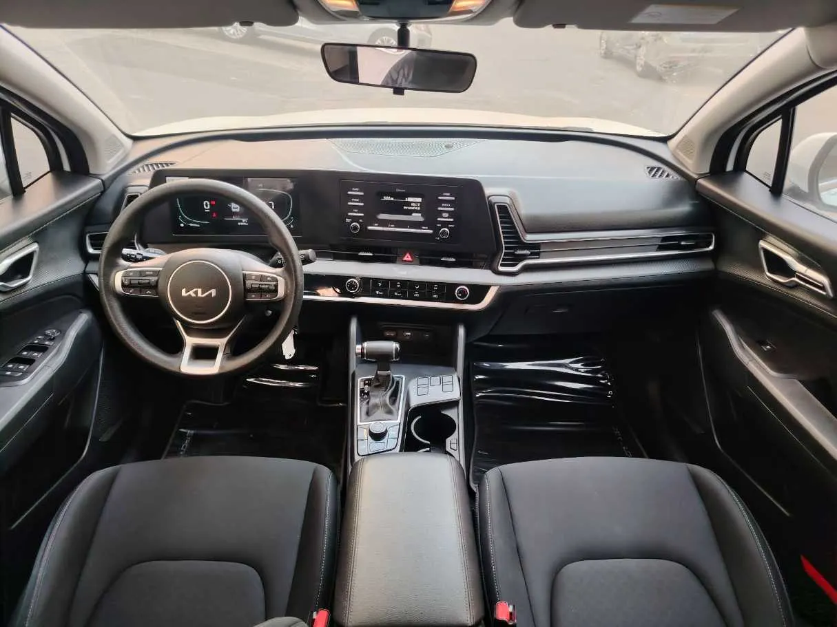 Car image 23