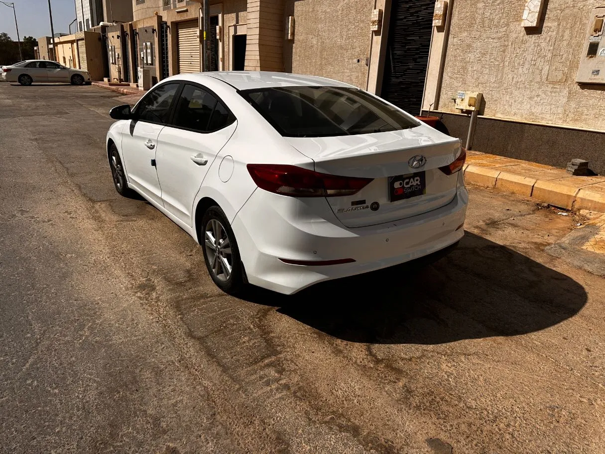 Car image 7