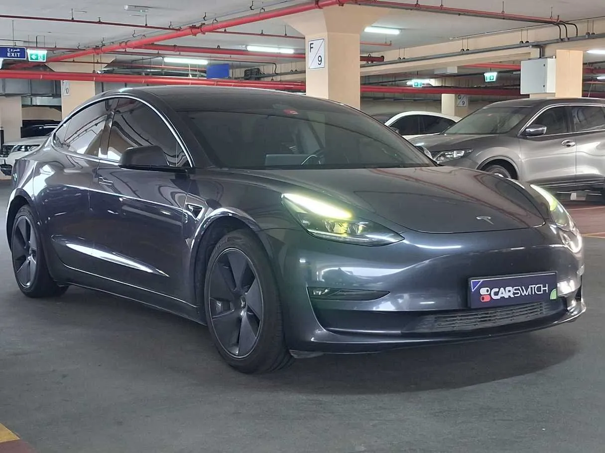 Car image 3