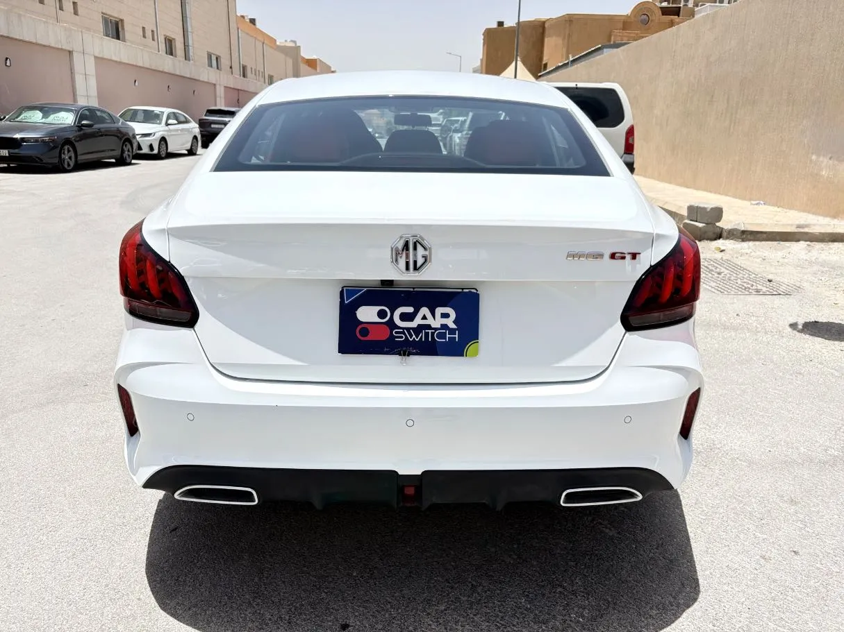 Car image 6