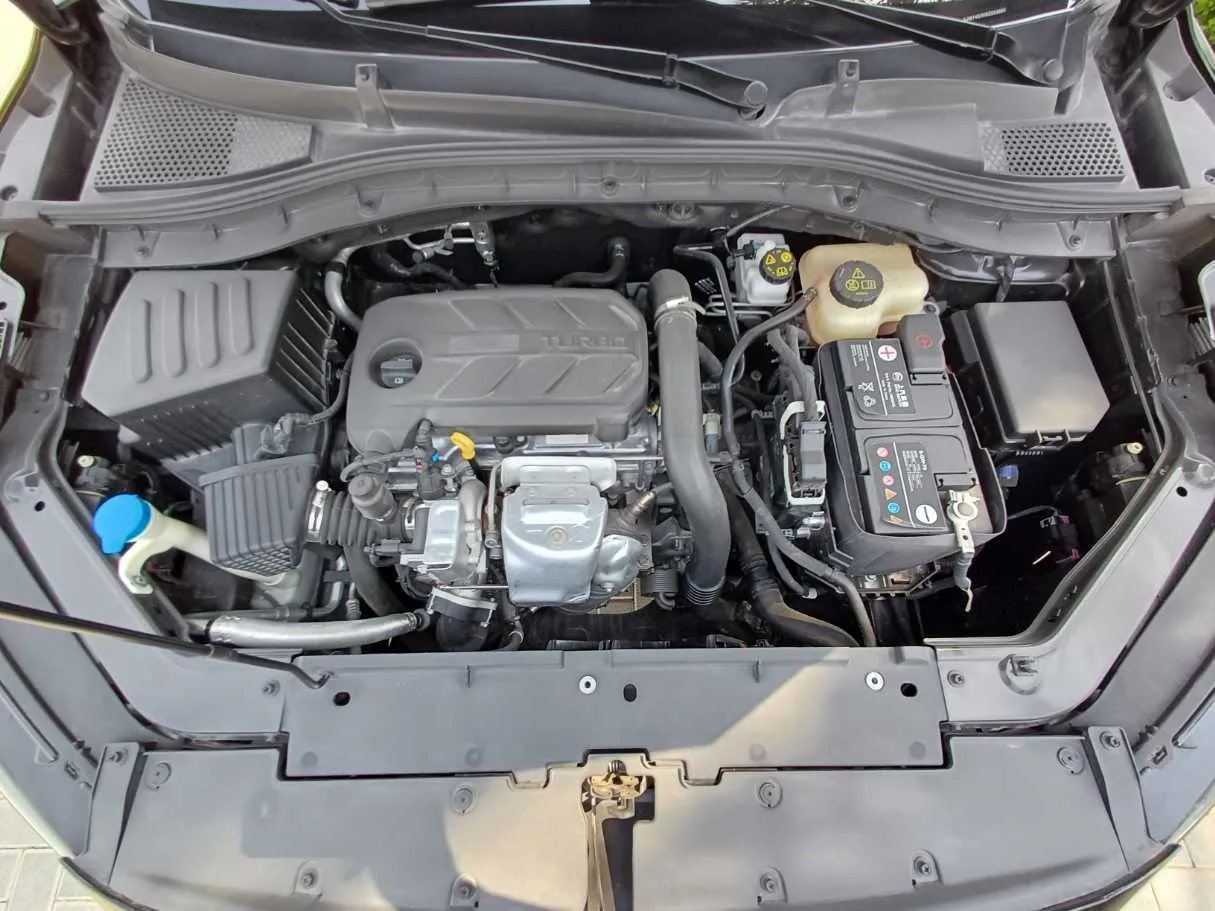 Car image 21