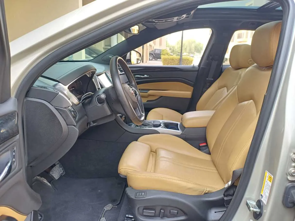 Car image 12