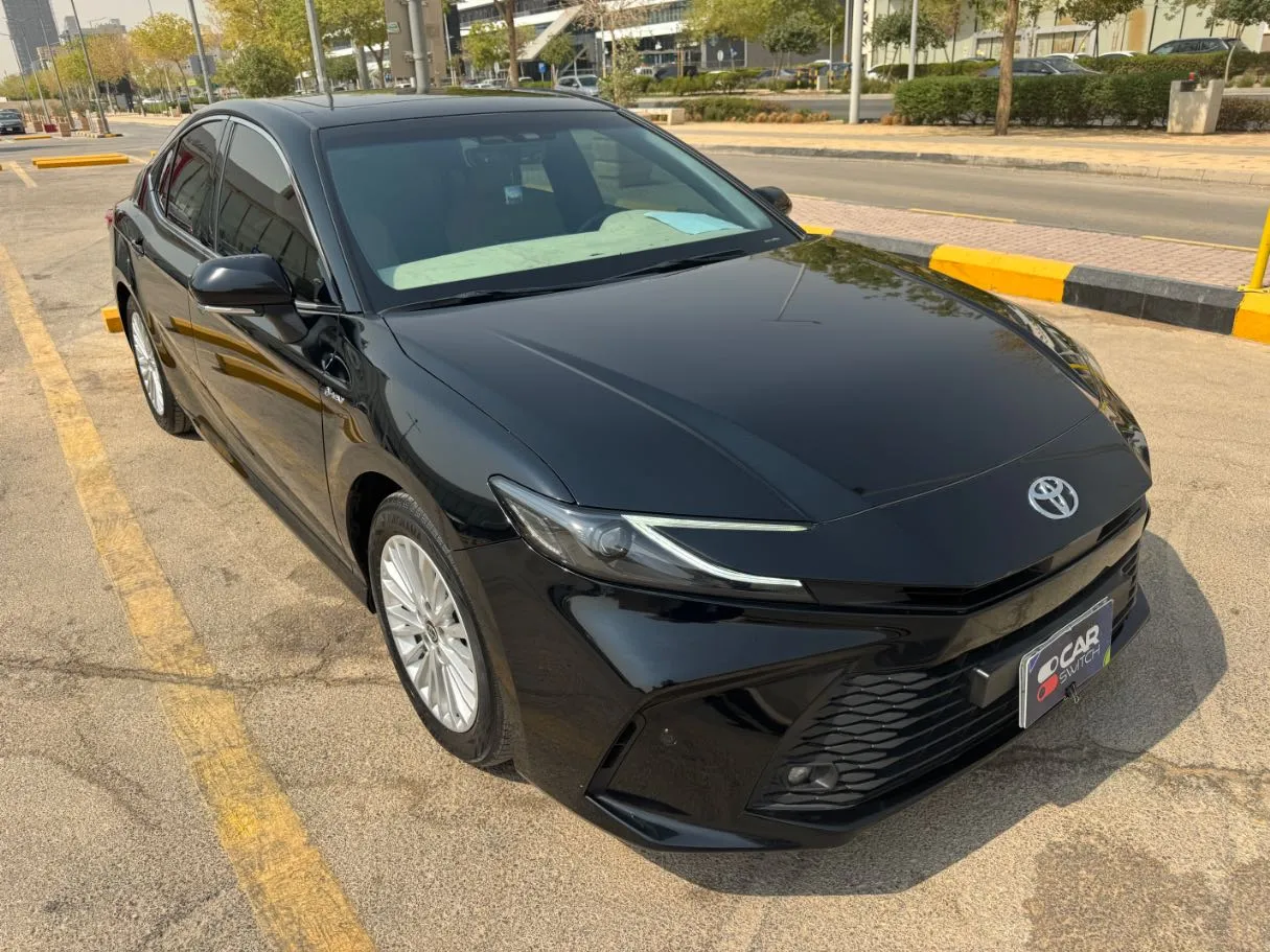 Car image 3