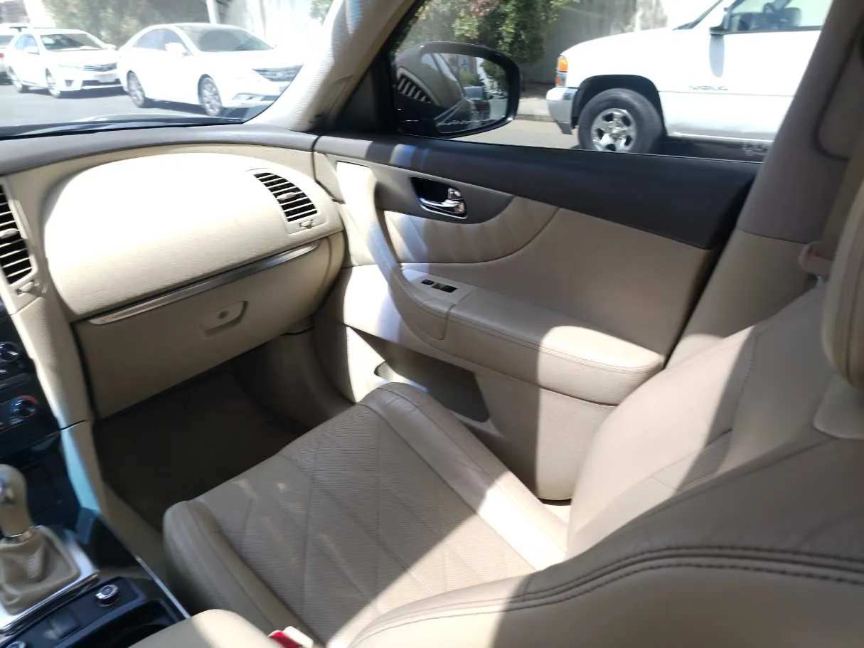 Car image 32