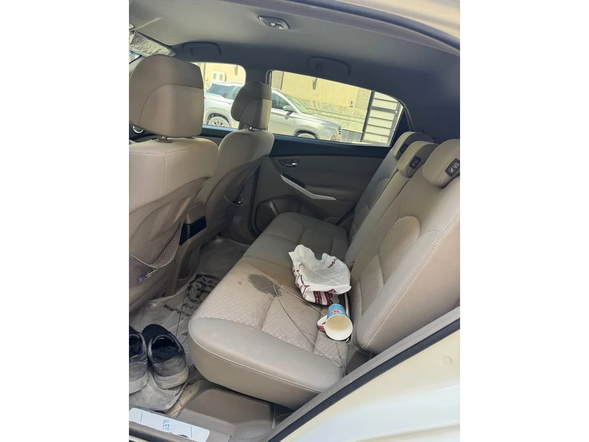 Car image 13
