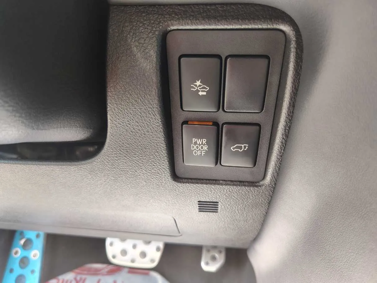 Car image 33