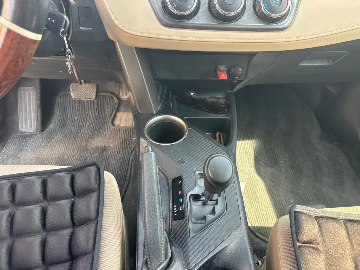 Car image 15