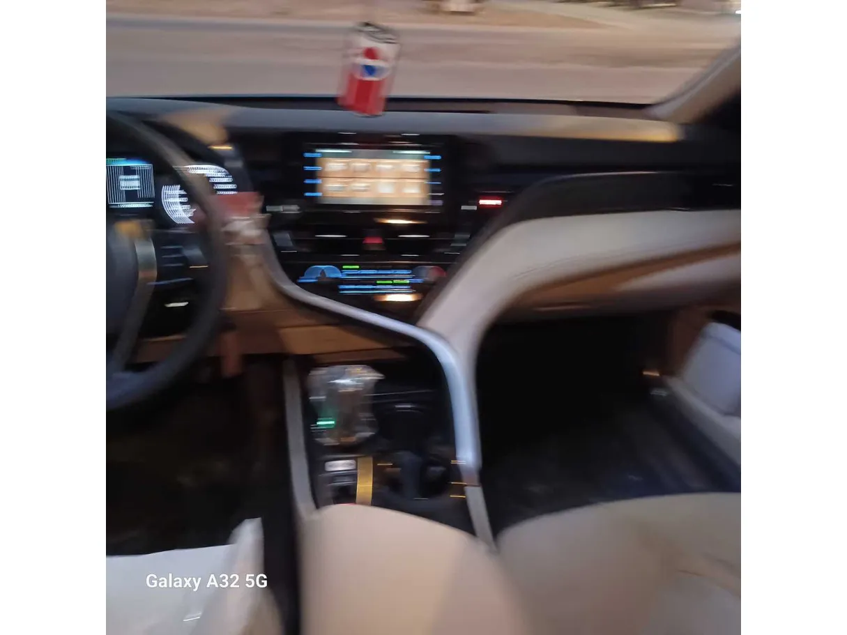 Car image 7