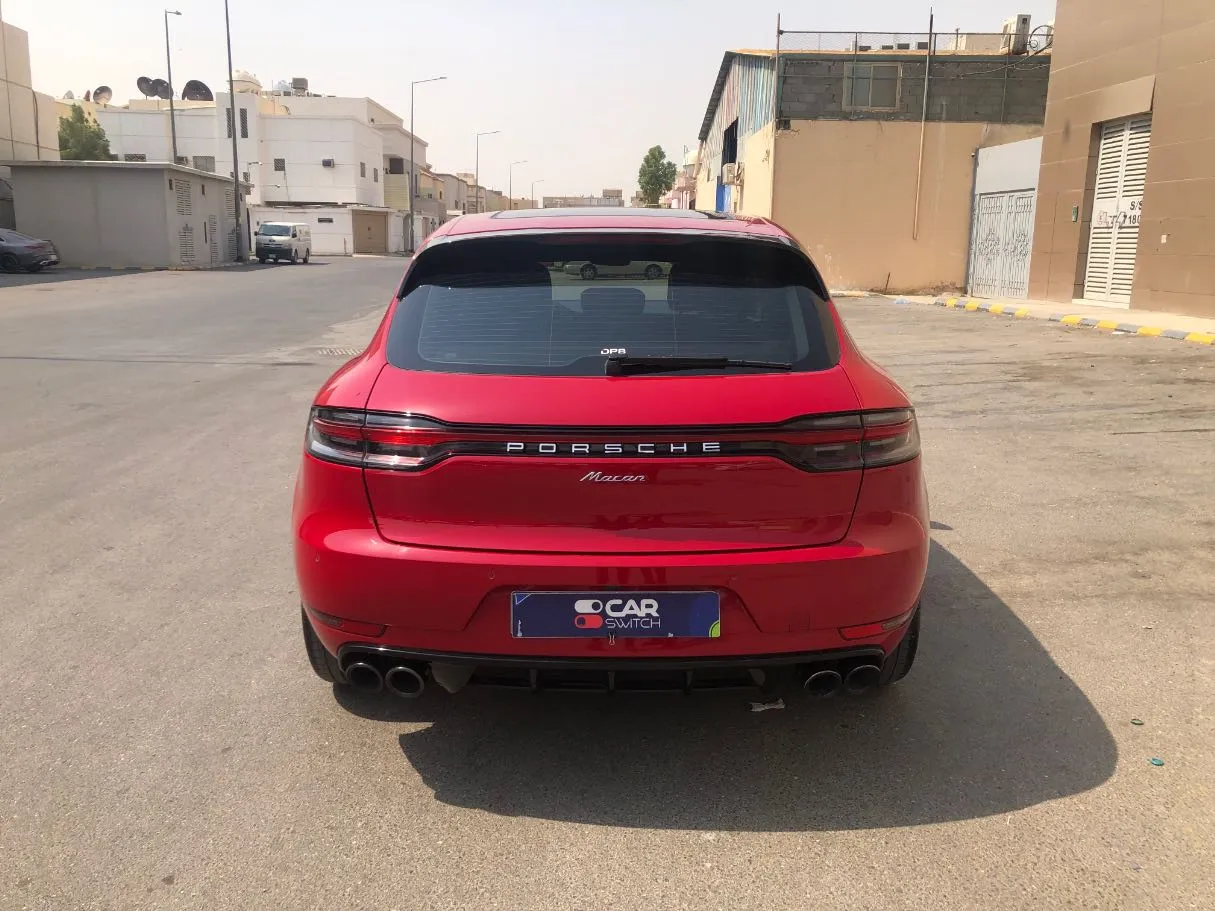 Car image 13