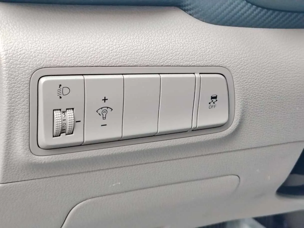 Car image 29