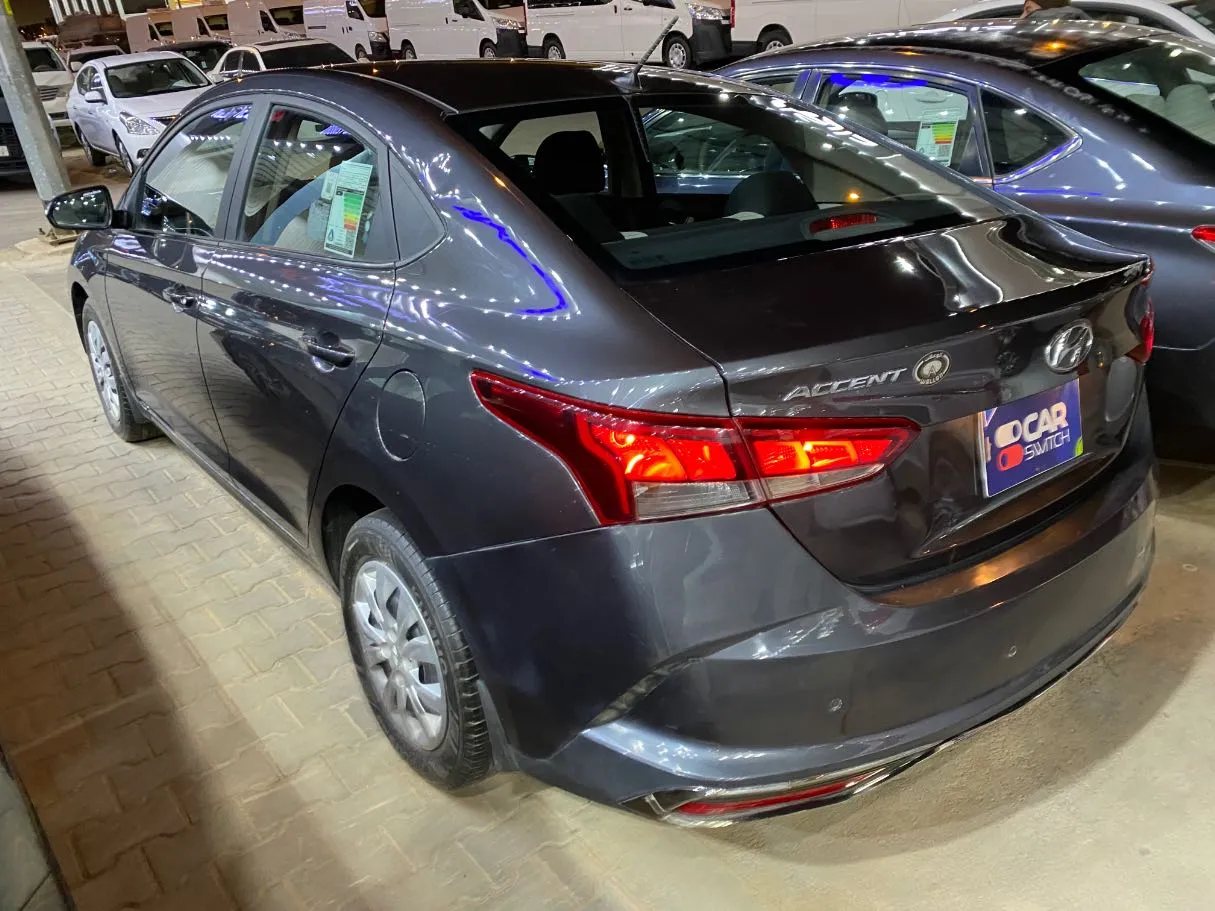 Car image 6
