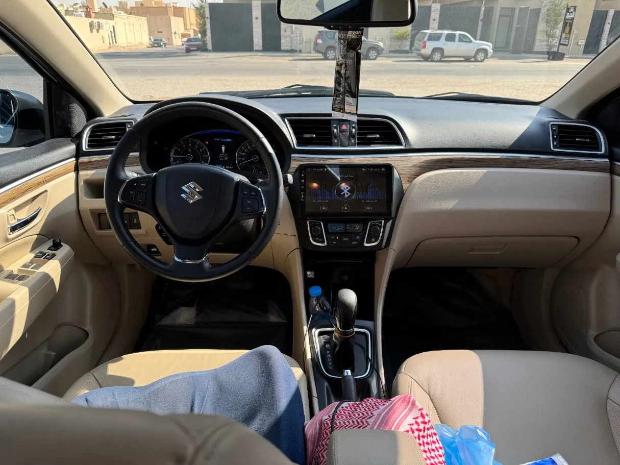 Car image 15