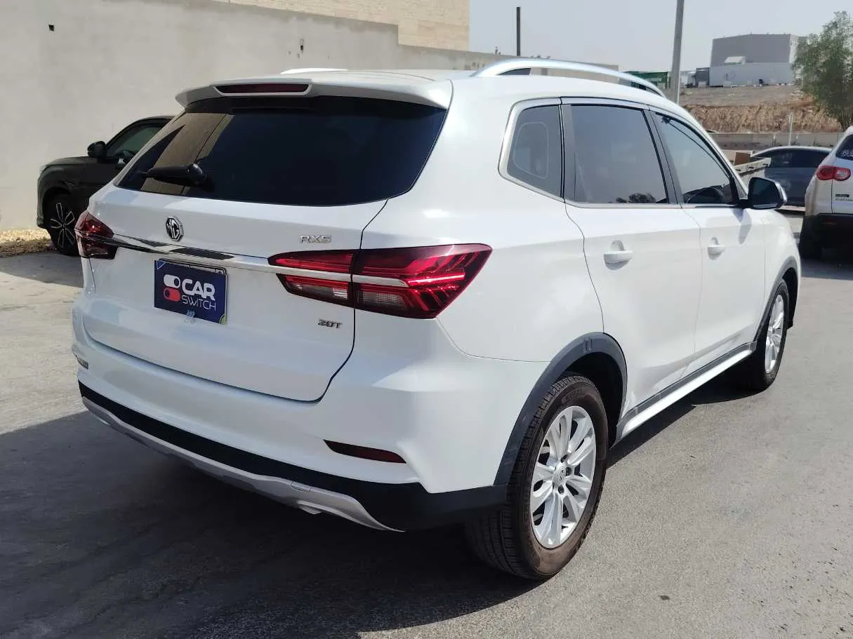 Car image 5