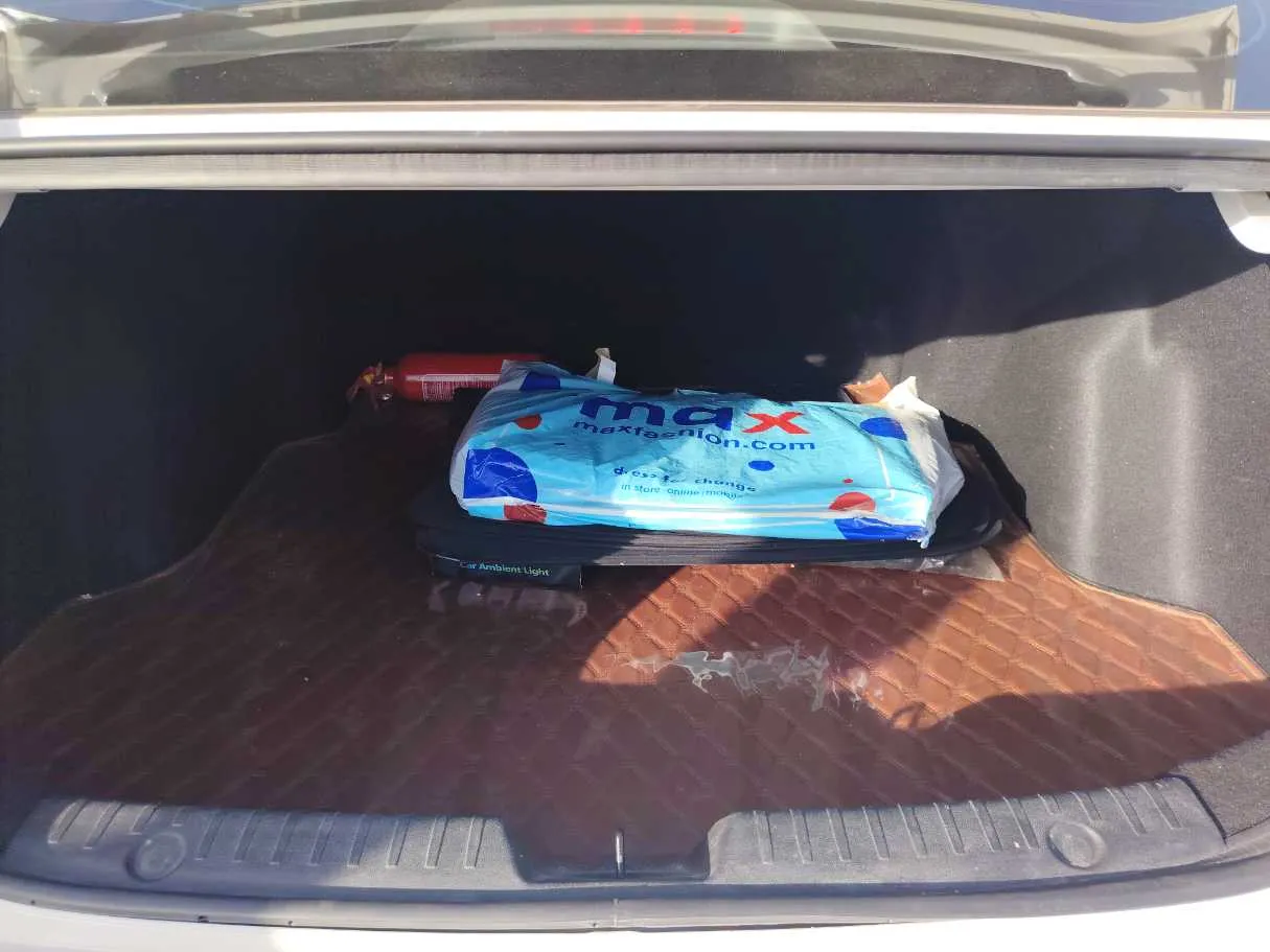 Car image 25