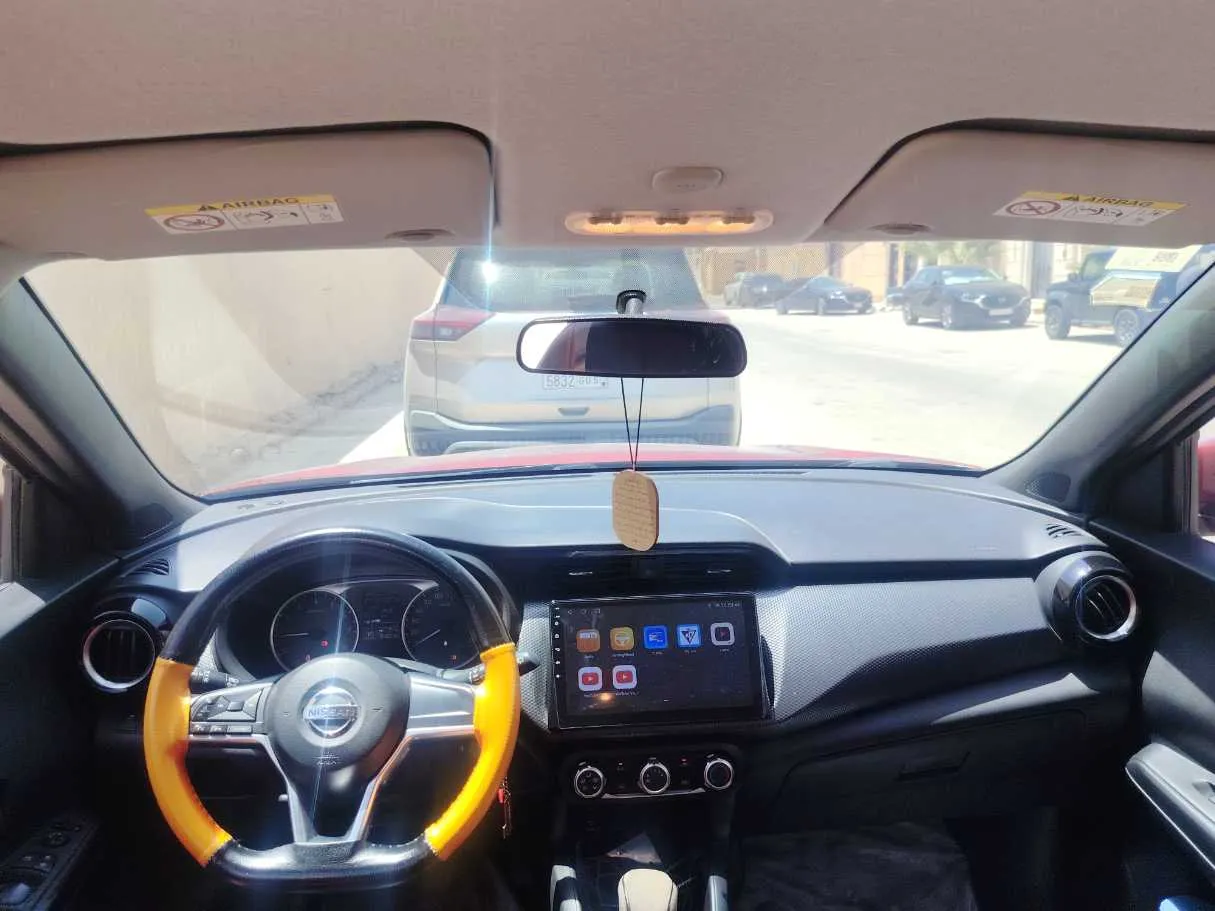 Car image 16