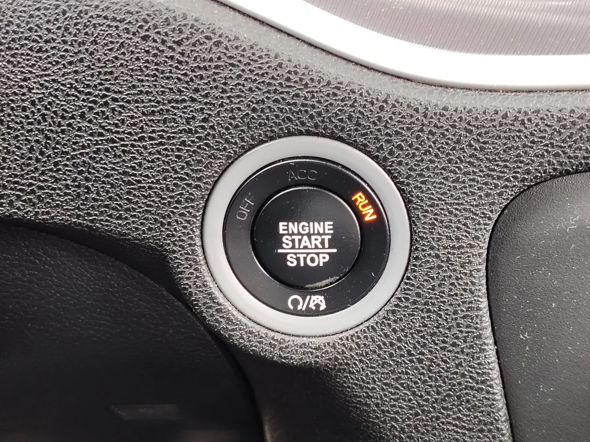 Car image 32